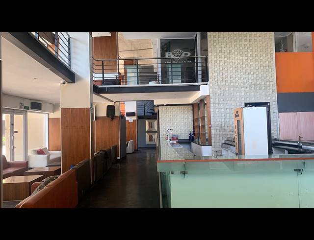 410M² BUSINESS FOR SALE IN POINT WATERFRONT